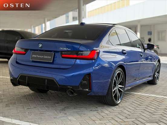 BMW-330e-2023