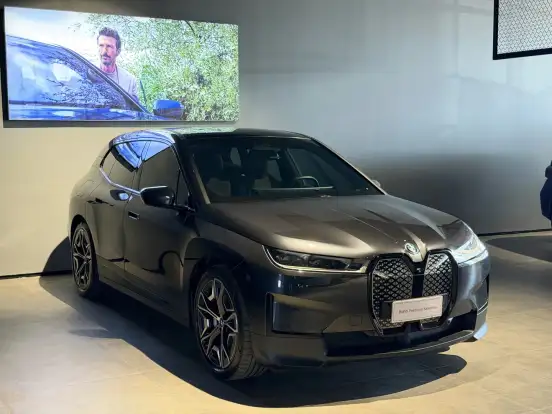 BMW-iX-2024