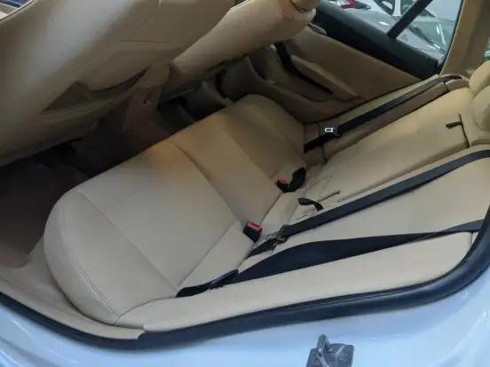 BMW-X1-2011