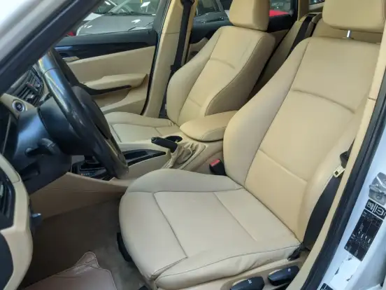 BMW-X1-2011