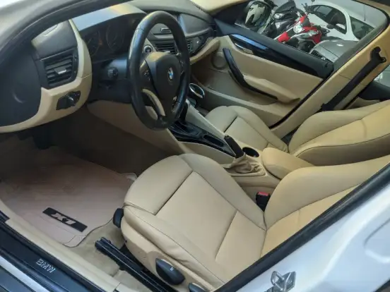 BMW-X1-2.0 18I S-DRIVE 4X2 16V GASOLINA 4P AUTOMÁTICO BMW-X1-2011
