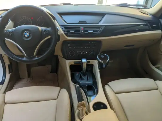 BMW-X1-2.0 18I S-DRIVE 4X2 16V GASOLINA 4P AUTOMÁTICO BMW-X1-2011