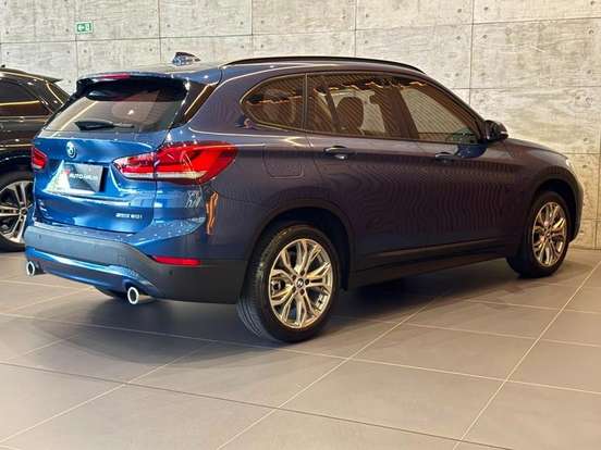 BMW-X1-2021