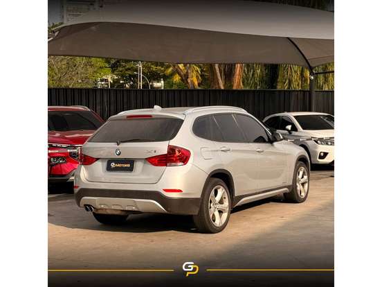 BMW-X1-2.0 16V TURBO GASOLINA SDRIVE20I 4P AUTOMÁTICO BMW-X1-2014