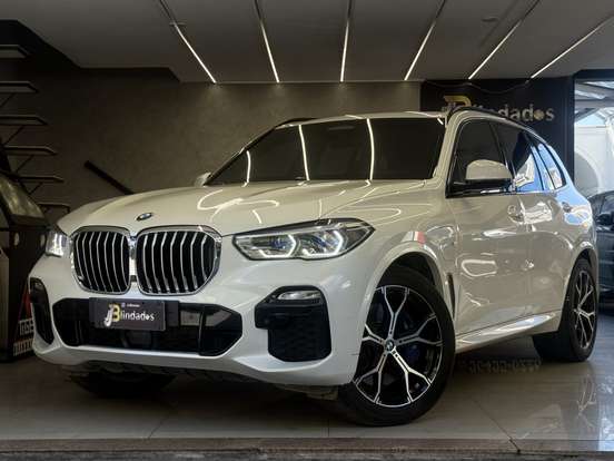 BMW-X5-2021