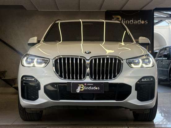 BMW-X5-2021