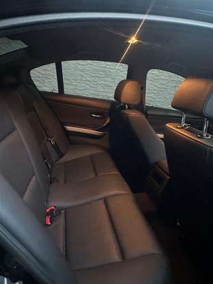 BMW-320i-2010
