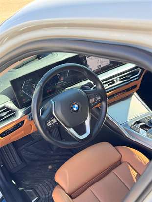 BMW-320i-2022