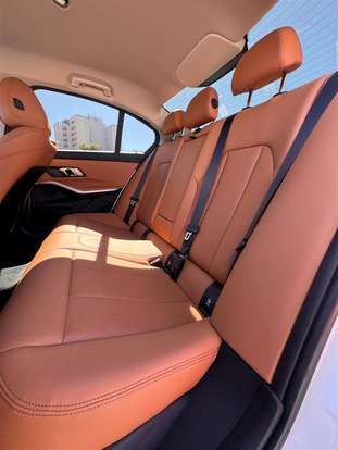 BMW-320i-2022
