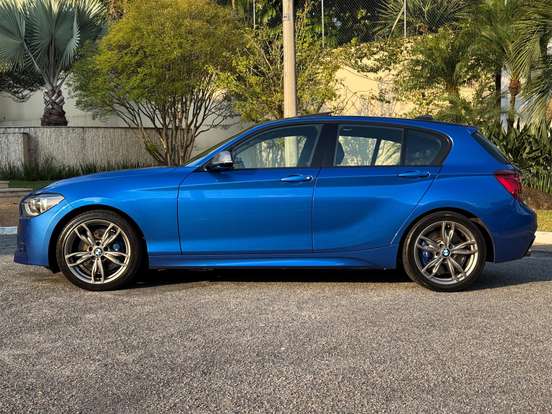 BMW-M 135i-3.0 24V TURBO GASOLINA 4P AUTOMÁTICO BMW-M 135i-2014