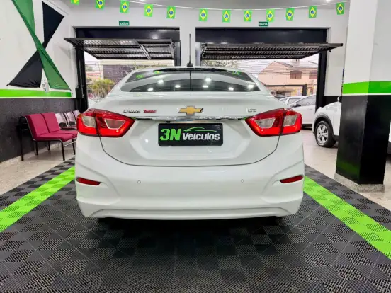 CHEVROLET-CRUZE-2017