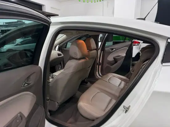CHEVROLET-CRUZE-2017