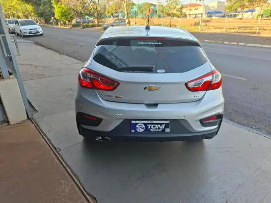 CHEVROLET-CRUZE-2018