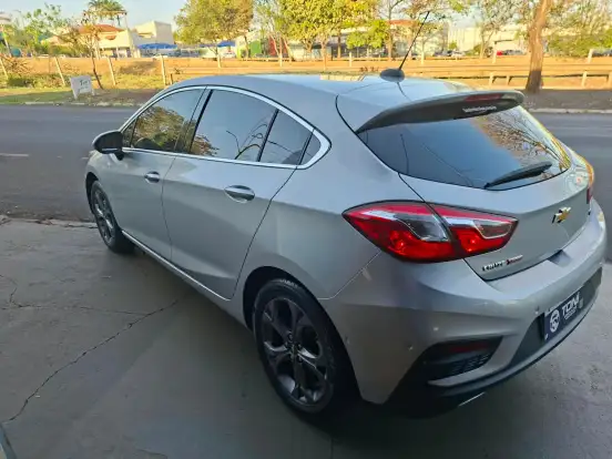 CHEVROLET-CRUZE-2018