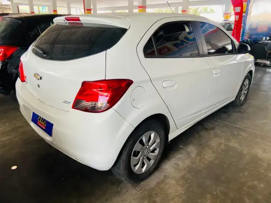 CHEVROLET-ONIX-2018