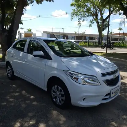 CHEVROLET-ONIX-2015