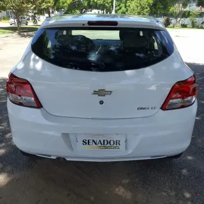 CHEVROLET-ONIX-2015