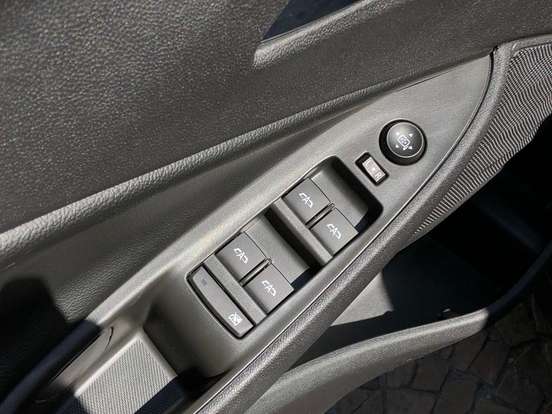 CHEVROLET-ONIX-2023