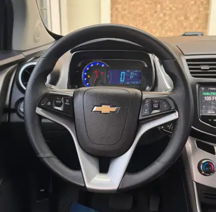 CHEVROLET-TRACKER-2015
