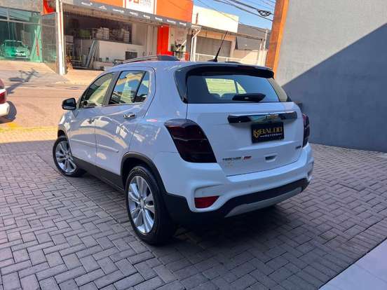 CHEVROLET-TRACKER-2017