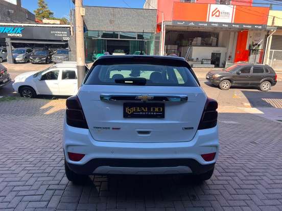 CHEVROLET-TRACKER-2017