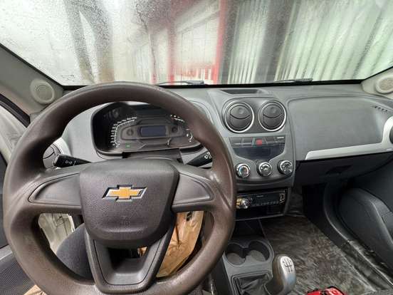 CHEVROLET-MONTANA-2013
