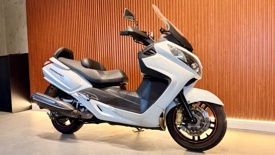 DAFRA MAXSYM 400i 