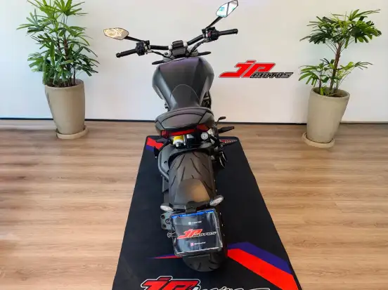 DUCATI-XDIAVEL-2017