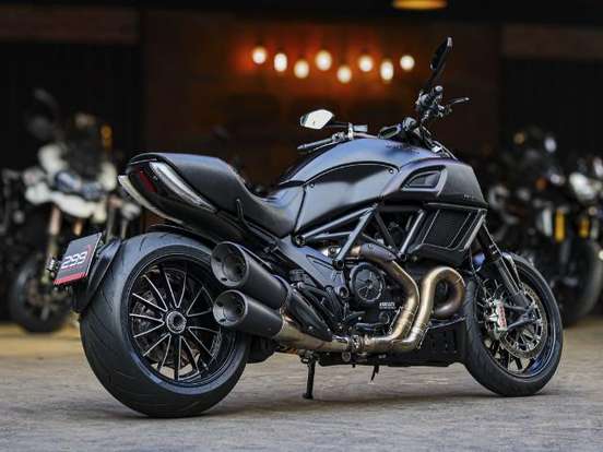 DUCATI-DIAVEL DARK-2015