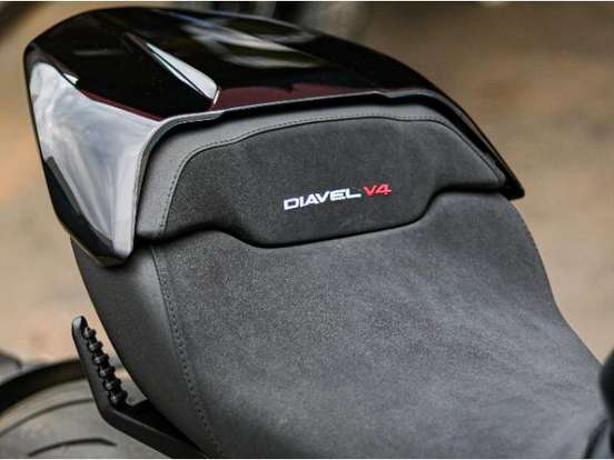 DUCATI-DIAVEL V4 DUCATI-DIAVEL V4-2025