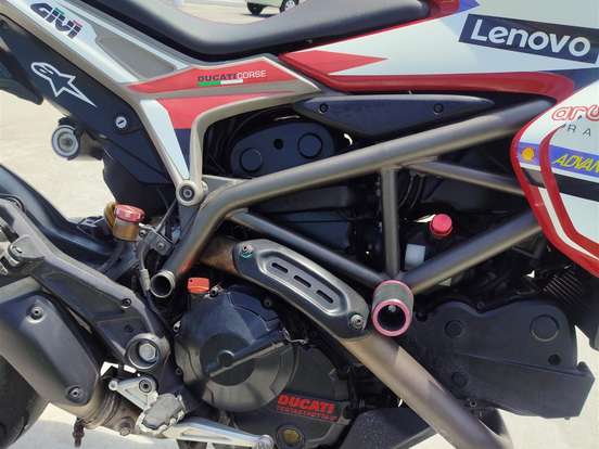 DUCATI-HYPERSTRADA 821 DUCATI-HYPERSTRADA 821-2015