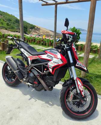 DUCATI-HYPERSTRADA 821-2015