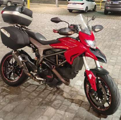 DUCATI-HYPERSTRADA 821 DUCATI-HYPERSTRADA 821-2015