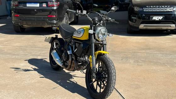 DUCATI SCRAMBLER ICON 