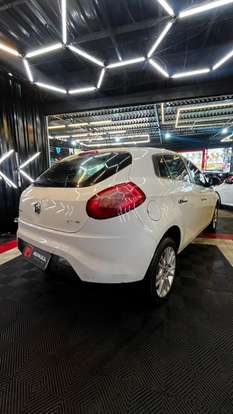 FIAT-BRAVO-1.8 ESSENCE 16V FLEX 4P AUTOMATIZADO FIAT-BRAVO-2012