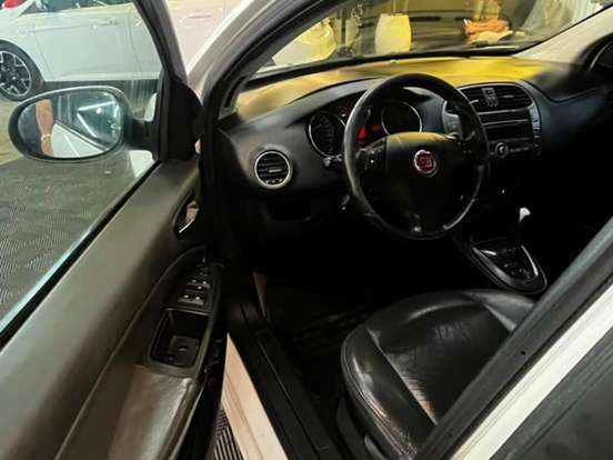 FIAT-BRAVO-1.8 ESSENCE 16V FLEX 4P AUTOMATIZADO FIAT-BRAVO-2012