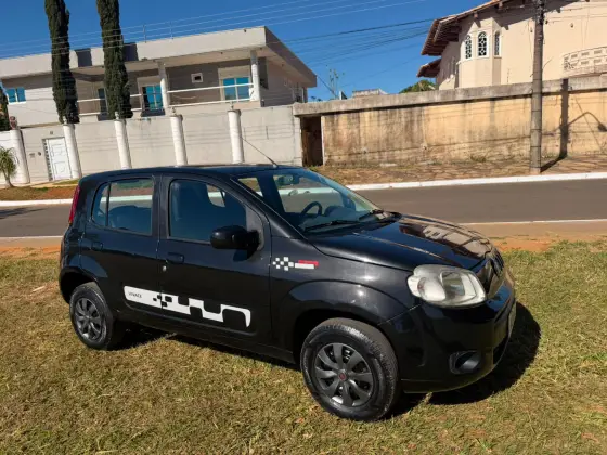 FIAT UNO 1.0 VIVACE 8V FLEX 4P MANUAL