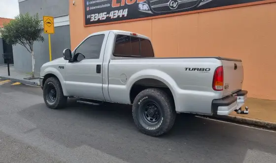 FORD F-250 4.2 XL 4X2 CS TURBO INTERCOOLER DIESEL 2P MANUAL FORD F-250 4.2 XL 4X2 CS TURBO INTERCOOLER DIESEL 2P MANUAL