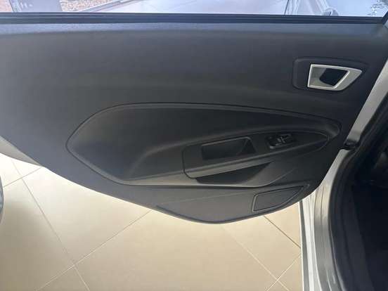 FORD-FIESTA-1.6 SEL HATCH 16V FLEX 4P POWERSHIFT FORD-FIESTA-2016