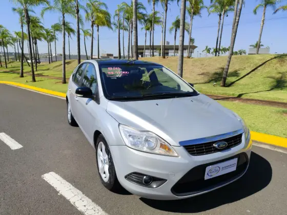 FORD FOCUS 1.6 GL 16V FLEX 4P MANUAL