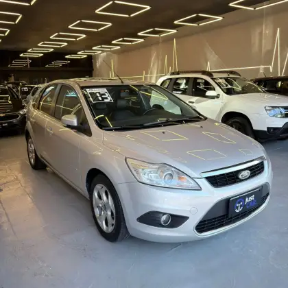 FORD FOCUS 2.0 TITANIUM HATCH 16V FLEX 4P AUTOMÁTICO FORD FOCUS 2.0 TITANIUM HATCH 16V FLEX 4P AUTOMÁTICO