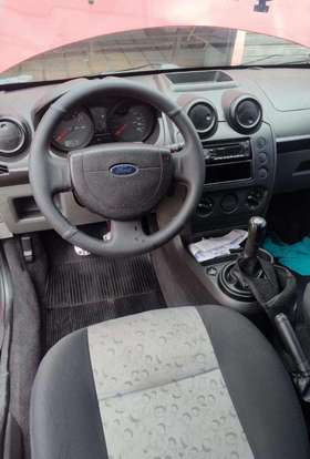 FORD-FIESTA-2008