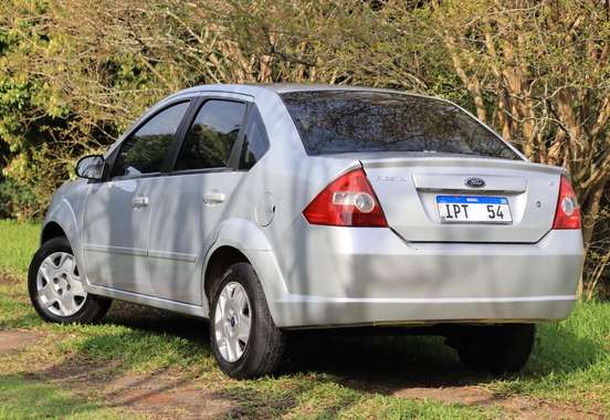 FORD-FIESTA-2009