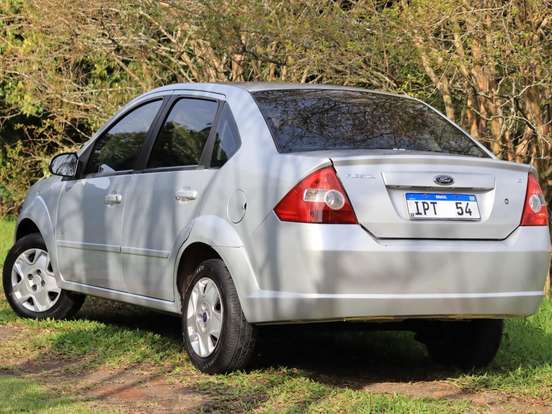FORD-FIESTA-1.6 MPI CLASS SEDAN 8V FLEX 4P MANUAL FORD-FIESTA-2009