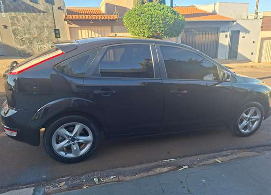 FORD-FOCUS-2012