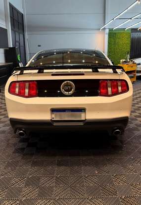 FORD-MUSTANG-2011