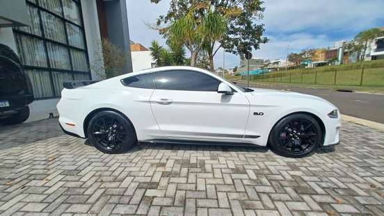 FORD-MUSTANG-2020