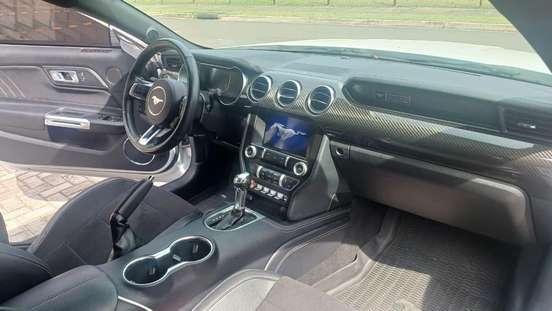 FORD-MUSTANG-2020