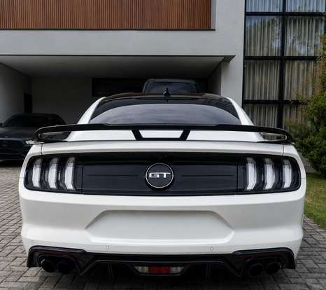FORD-MUSTANG-2020