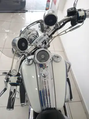 HARLEY-DAVIDSON-SOFTAIL DELUXE HARLEY-DAVIDSON-SOFTAIL DELUXE-2009